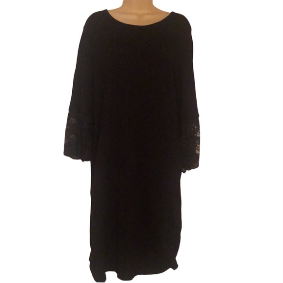 alison andrews Dresses & Skirts - Alison Andrews rayon ruched 1x black dress 3/4 bell lace sleeve